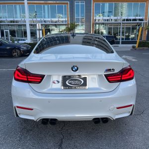 صورة 7 لـ 2020 BMW M4 BASE