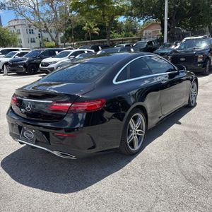 MERCEDES-BENZ E-CLASS - 8