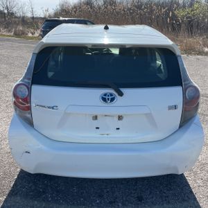 TOYOTA PRIUS C - 7