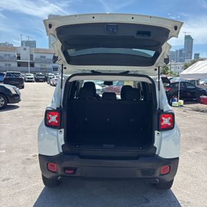 صورة 43 لـ 2023 JEEP RENEGADE TRAILHAWK