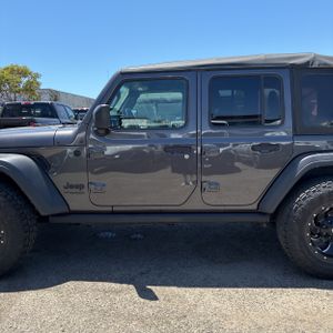 صورة 4 لـ 2021 JEEP WRANGLER UNLIMITED WILLYS
