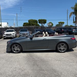 MERCEDES-BENZ E-CLASS - 3