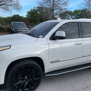 CADILLAC ESCALADE LUXURY - 2