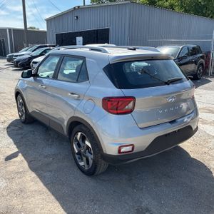 HYUNDAI VENUE SEL - 5