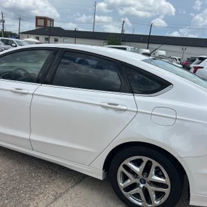 FORD FUSION SE - 6