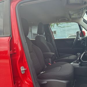 صورة مصغرة 33 لـ 2019 JEEP RENEGADE LATITUDE