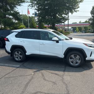 2024 Toyota RAV4 XLE 照片 10