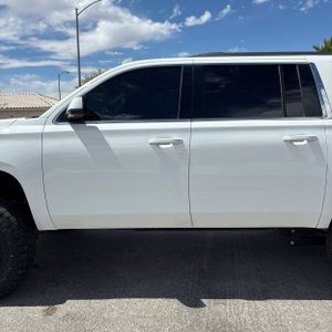 CHEVROLET SUBURBAN LT - 4