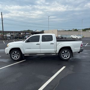 صورة 3 لـ 2011 Toyota TACOMA PRERUNNER
