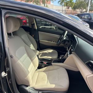 2019 Hyundai ELANTRA SE — миниатюра 33