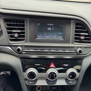 2019 Hyundai ELANTRA SE thumbnail 37