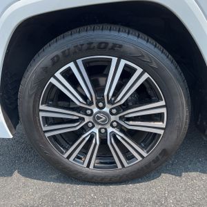 صورة مصغرة 13 لـ 2025 Lexus LX 600 LUXURY