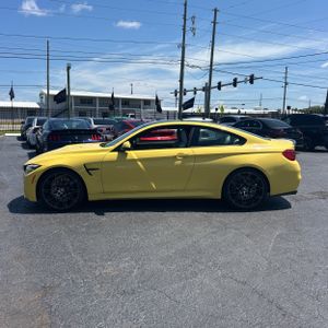صورة 3 لـ 2019 BMW M4 BASE