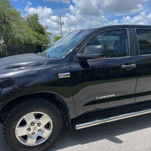 TOYOTA TUNDRA - 2