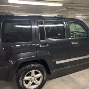 JEEP LIBERTY LIMITED - 9