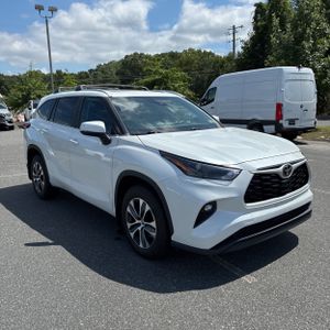 صورة 12 لـ 2023 Toyota HIGHLANDER XLE