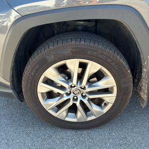 2023 Toyota RAV4 LIMITED — миниатюра 17