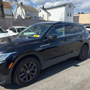 VOLKSWAGEN TIGUAN SE - 2