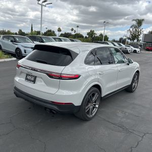PORSCHE CAYENNE - 8