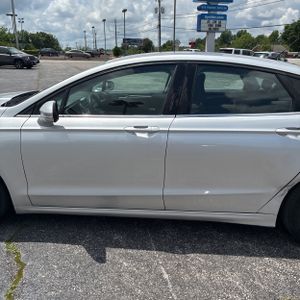 FORD FUSION SE - 4