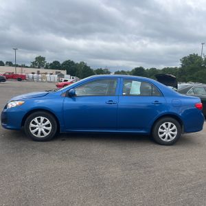 2010 Toyota COROLLA LE 照片 3
