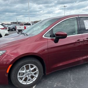 CHRYSLER VOYAGER LX - 2