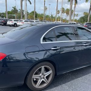 2017 Mercedes-BENZ E-CLASS 照片 9