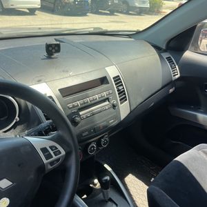 2010 Mitsubishi OUTLANDER ES thumbnail 36