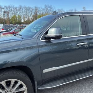 CADILLAC ESCALADE LUXURY - 2