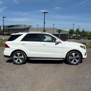 MERCEDES-BENZ GLE - 10