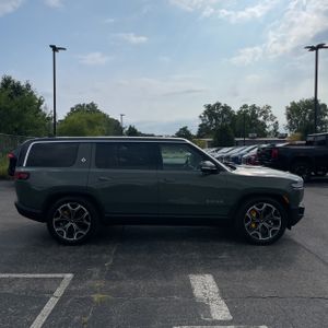 صورة 10 لـ 2022 Rivian R1S LAUNCH EDITION