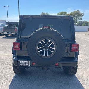 JEEP WRANGLER 4-DOOR MOAB 392 4X4 - 7