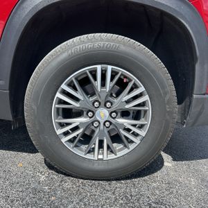 2025 Chevrolet TRAVERSE LT — миниатюра 18