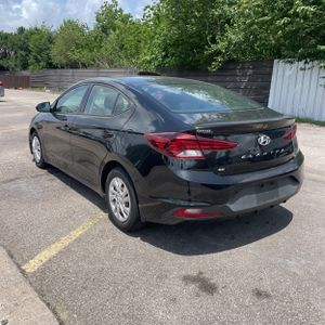 HYUNDAI ELANTRA SE - 5