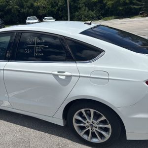 صورة 6 لـ 2017 FORD FUSION HYBRID SE