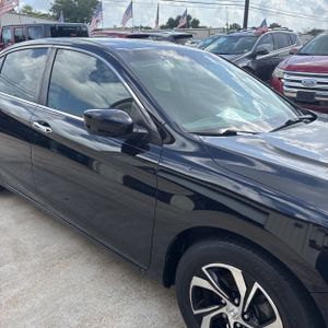 صورة مصغرة 13 لـ 2017 Honda ACCORD LX