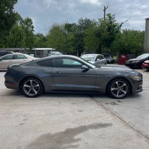 FORD MUSTANG V6 - 10