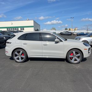 PORSCHE CAYENNE S - 10