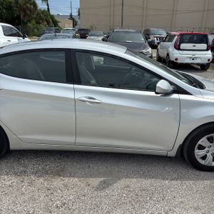 صورة مصغرة 11 لـ 2016 Hyundai ELANTRA SE