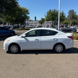 2014 Nissan VERSA SV — фото 3