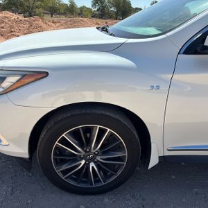 2019 Infiniti QX60 LUXE 照片 2