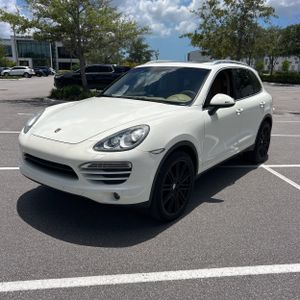 PORSCHE CAYENNE BASE - 1
