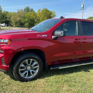 2021 Chevrolet SILVERADO 1500 RST photo 2