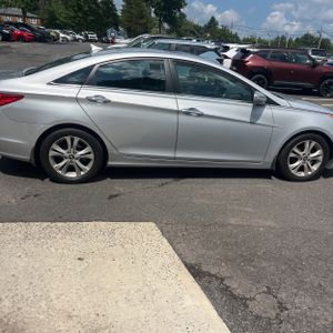 صورة 10 لـ 2011 Hyundai SONATA LIMITED