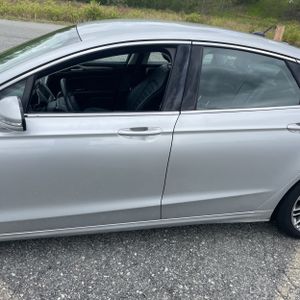 FORD FUSION SE - 4