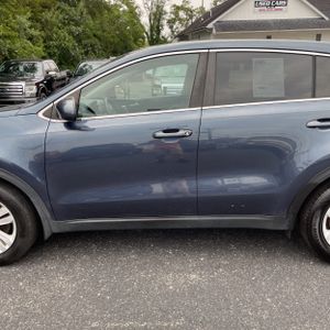 2017 KIA SPORTAGE LX photo 4