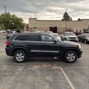 صورة 10 لـ 2013 JEEP GRAND CHEROKEE LAREDO