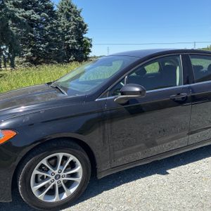 FORD FUSION SE - 2