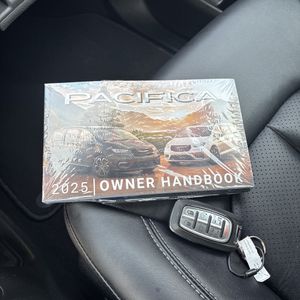 صورة 51 لـ 2025 Chrysler PACIFICA SELECT