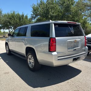 CHEVROLET SUBURBAN LT - 4